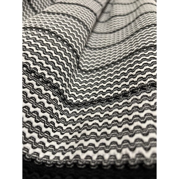 Women’s Alya Black and White Fit & Flare Mini Dress Size Small New with Tags - Picture 7 of 13